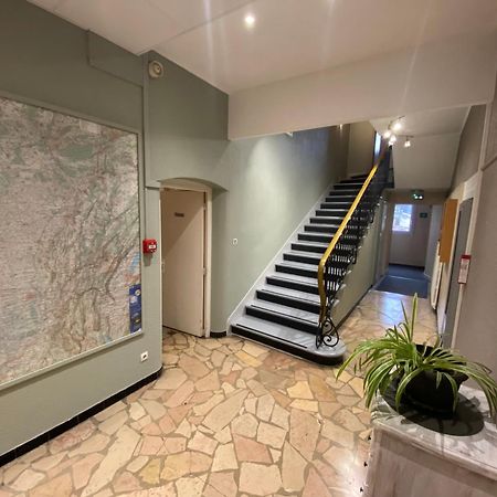 Nouvel Hotel Lons-le-Saunier Bagian luar foto