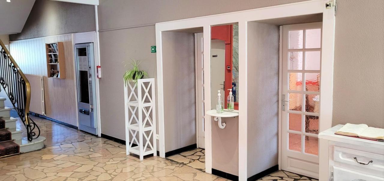 Nouvel Hotel Lons-le-Saunier Bagian luar foto