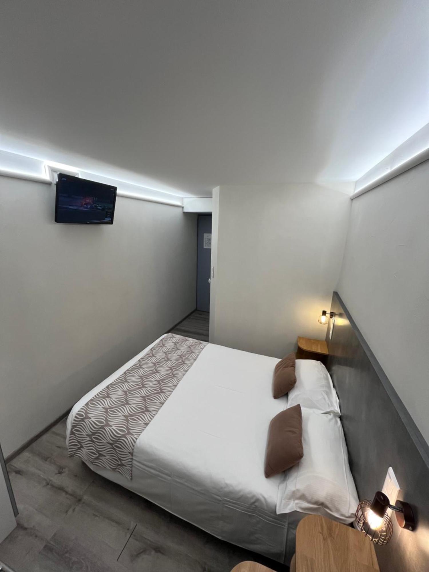 Nouvel Hotel Lons-le-Saunier Bagian luar foto