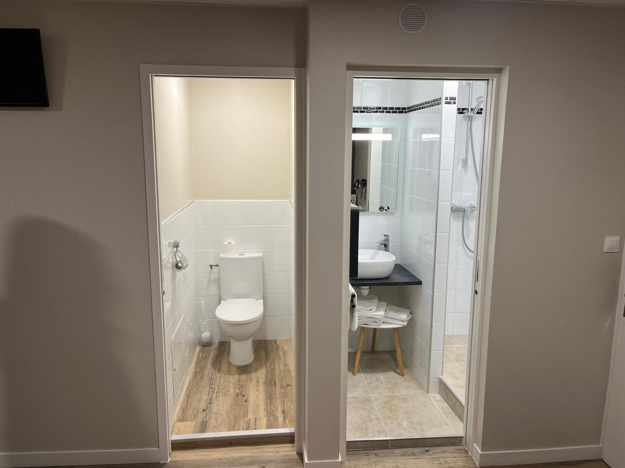 Nouvel Hotel Lons-le-Saunier Bagian luar foto