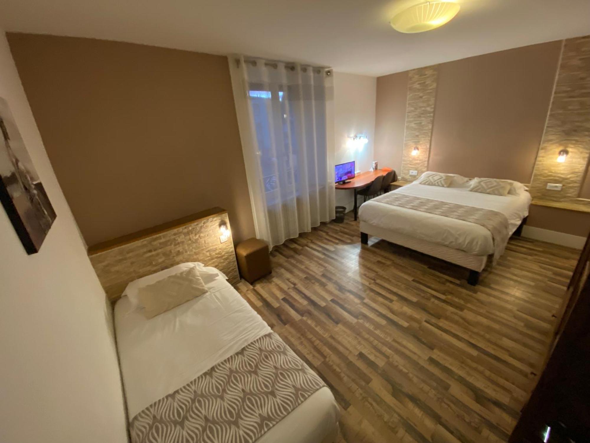 Nouvel Hotel Lons-le-Saunier Bagian luar foto