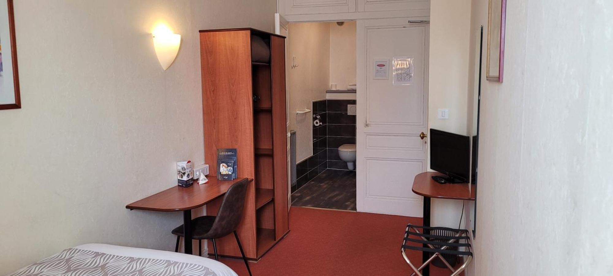 Nouvel Hotel Lons-le-Saunier Bagian luar foto
