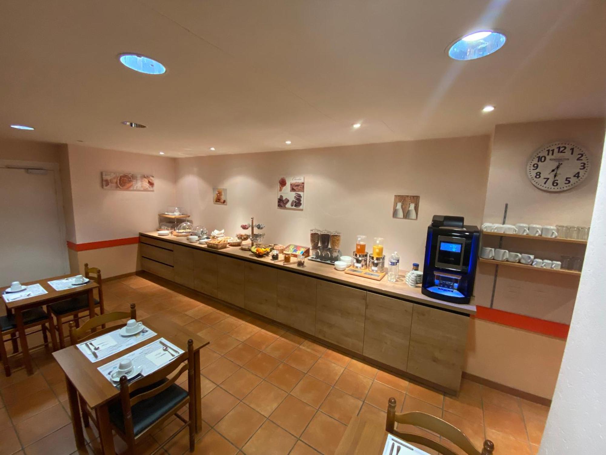 Nouvel Hotel Lons-le-Saunier Bagian luar foto