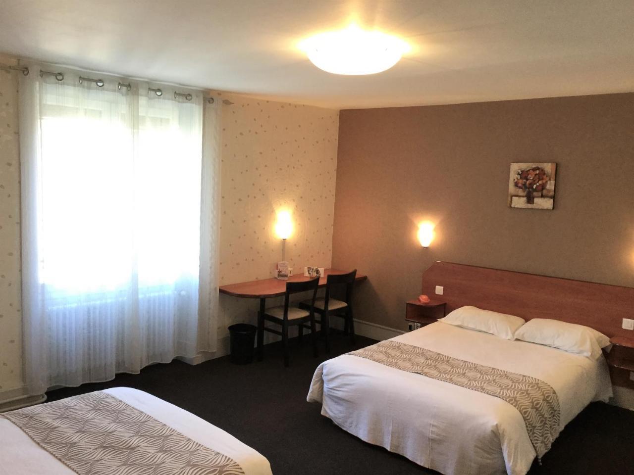 Nouvel Hotel Lons-le-Saunier Bagian luar foto